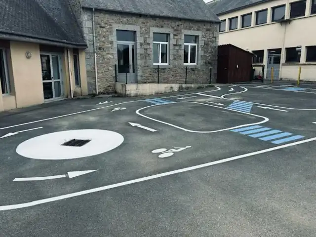 Marquage de cour et de stationnement